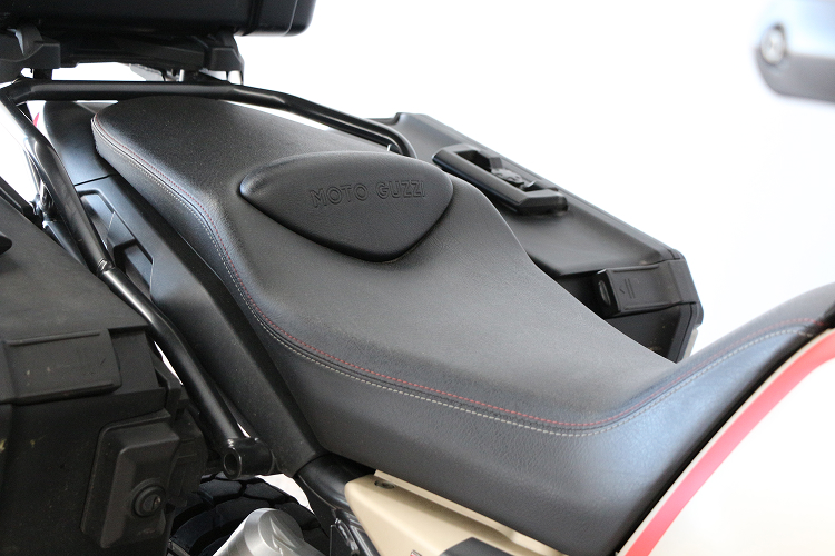 MOTOGUZZIV85TT-2