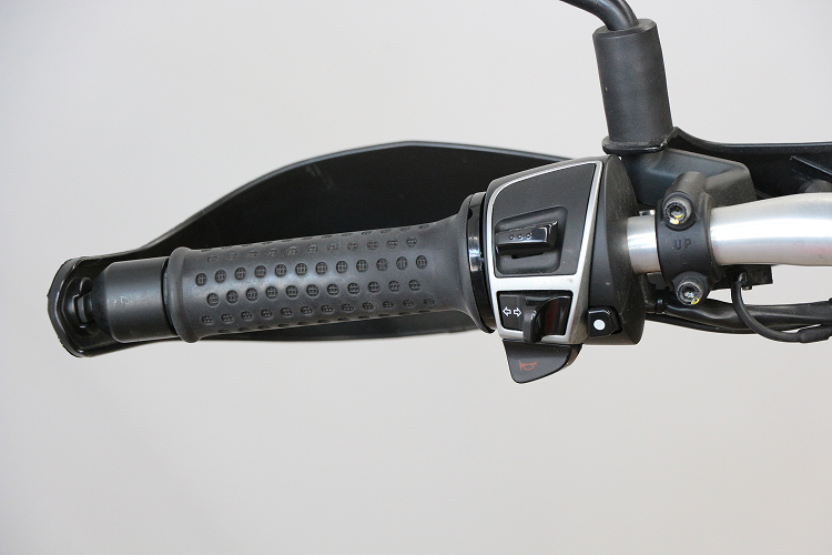 MOTOGUZZIV85TT-5