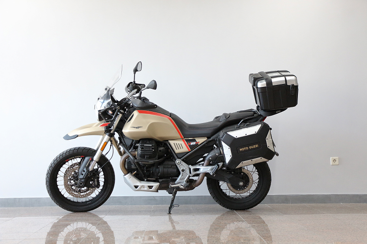 MOTOGUZZIV85TT-8