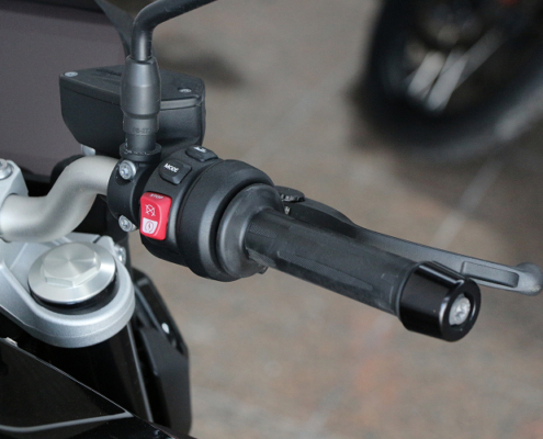 BMWF900R-4