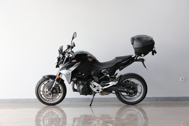 BMWF900R-8