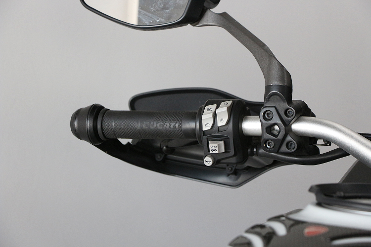 DUCATIMULTISTRADA-4