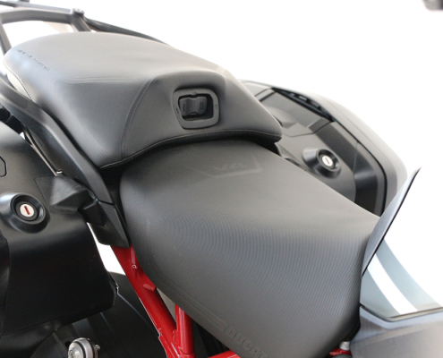 DUCATIMULTISTRADAV4S-1