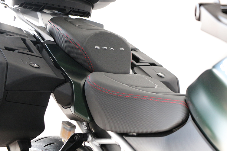 SUZUKIGSX1000GT-1