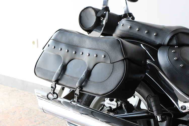 SUZUKIINTRUDER1800-1