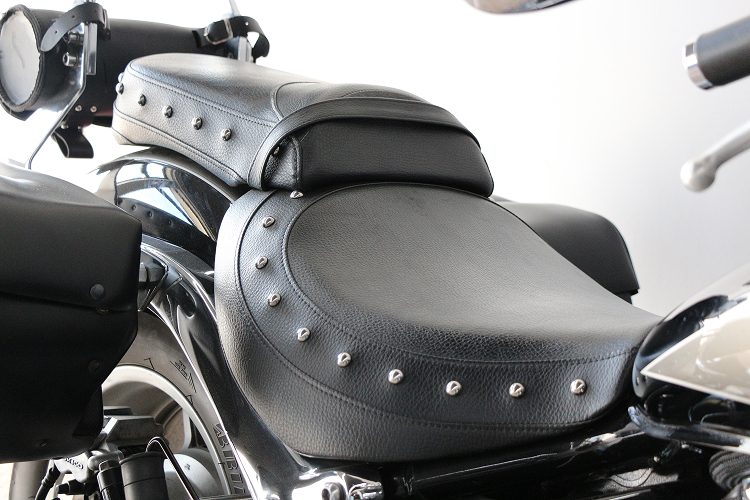 SUZUKIINTRUDER1800-2
