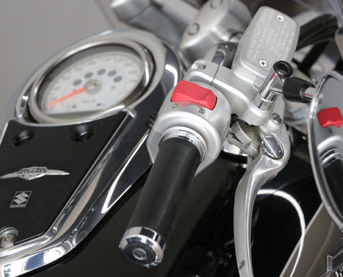 SUZUKIINTRUDER1800-4