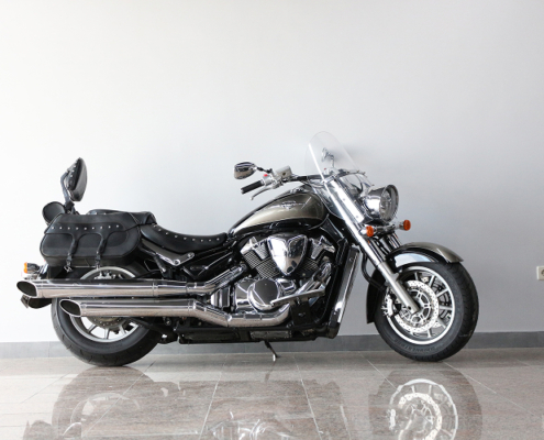 SUZUKIINTRUDER1800-6