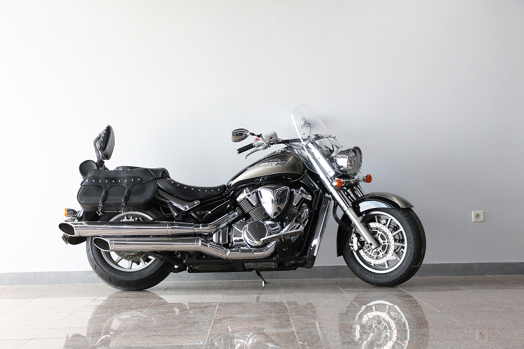SUZUKIINTRUDER1800-6