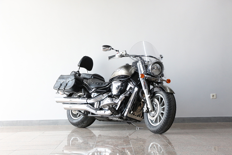 SUZUKIINTRUDER1800-7