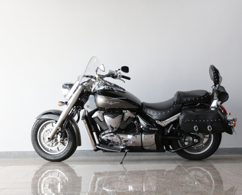 SUZUKIINTRUDER1800-8
