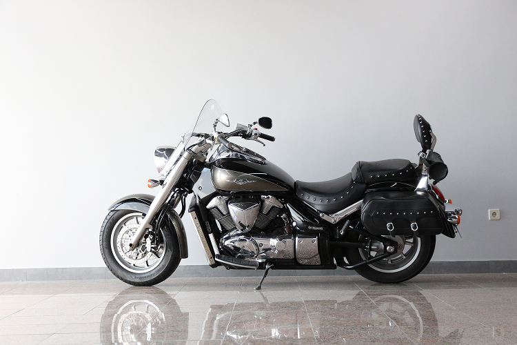 SUZUKIINTRUDER1800-8