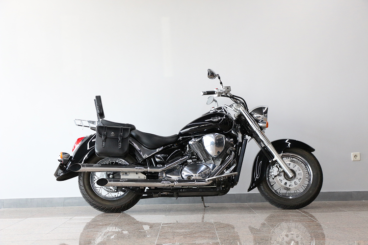 SUZUKIINTRUDER800-6