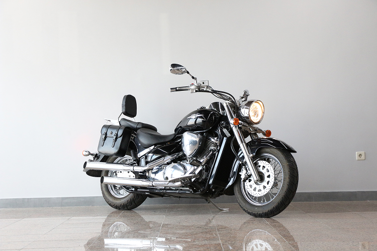 SUZUKIINTRUDER800-8