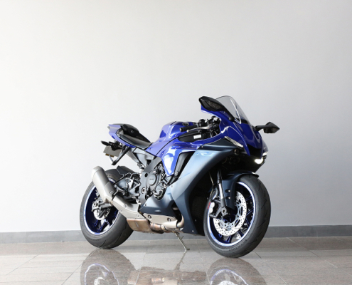 YAMAHAR1-4