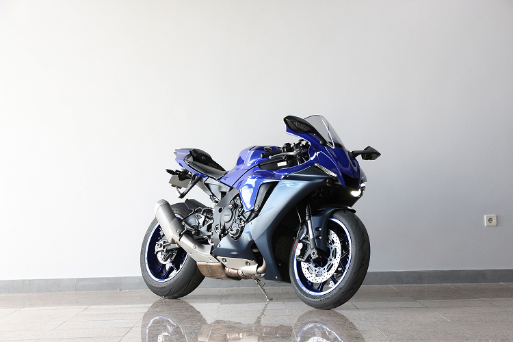 YAMAHAR1-4