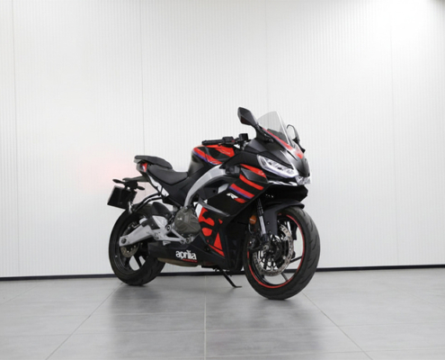 APRILIARS457-6