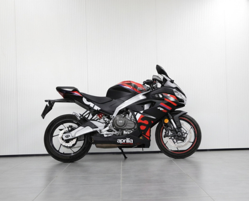 APRILIARS457-7