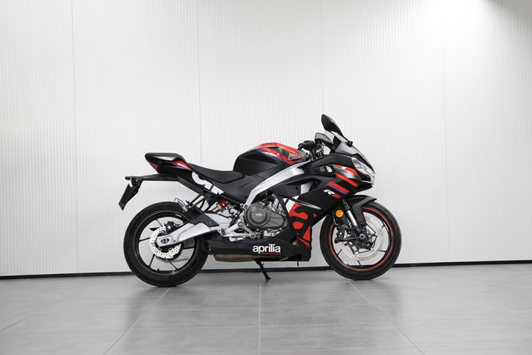 APRILIARS457-7