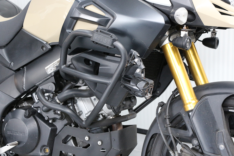 SUZUKIVSTROM1000-3