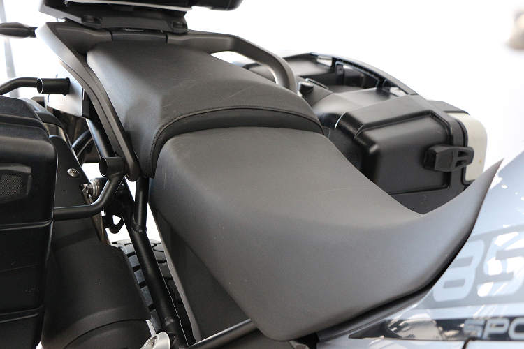 TRIUMPHTIGER800-1