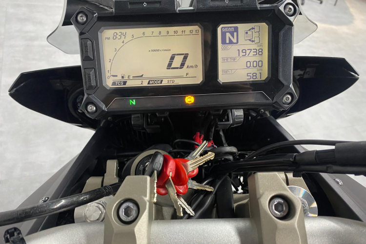 YAMAHATRACER900-4