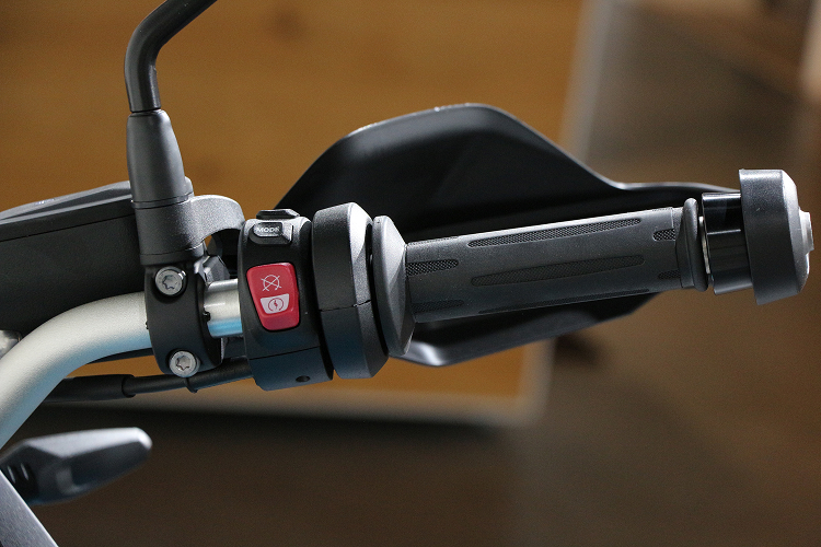 BMWF900GS-4
