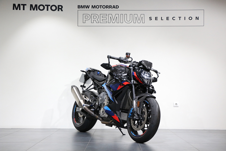 BMWM1000R-10