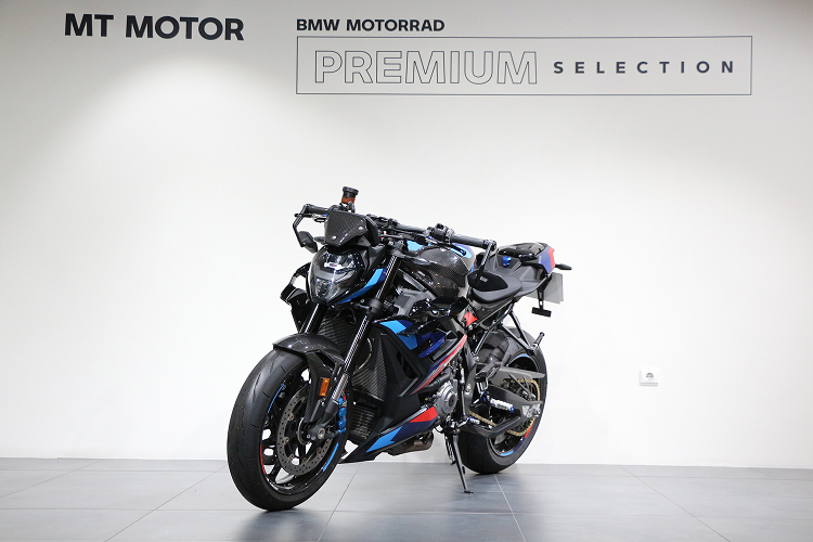 BMWM1000R-12