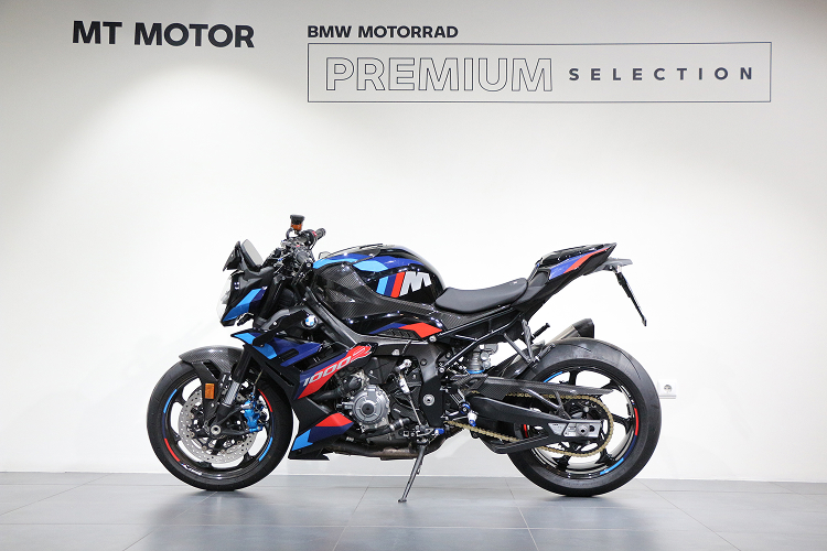BMWM1000R-13
