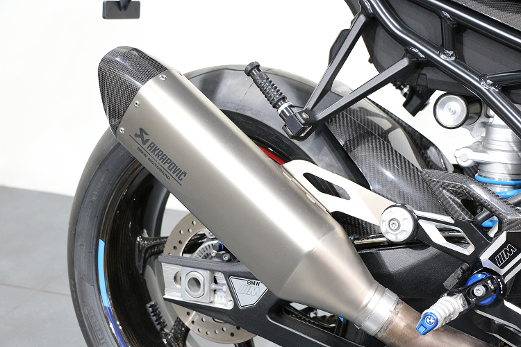 BMWM1000R-3