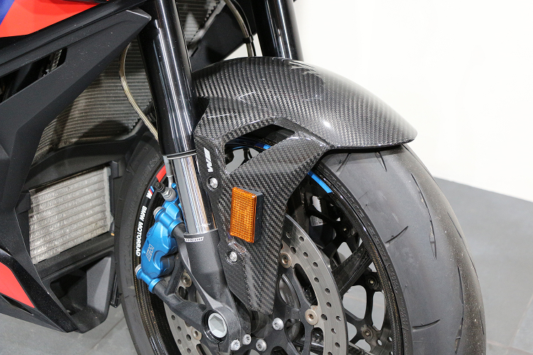BMWM1000R-5