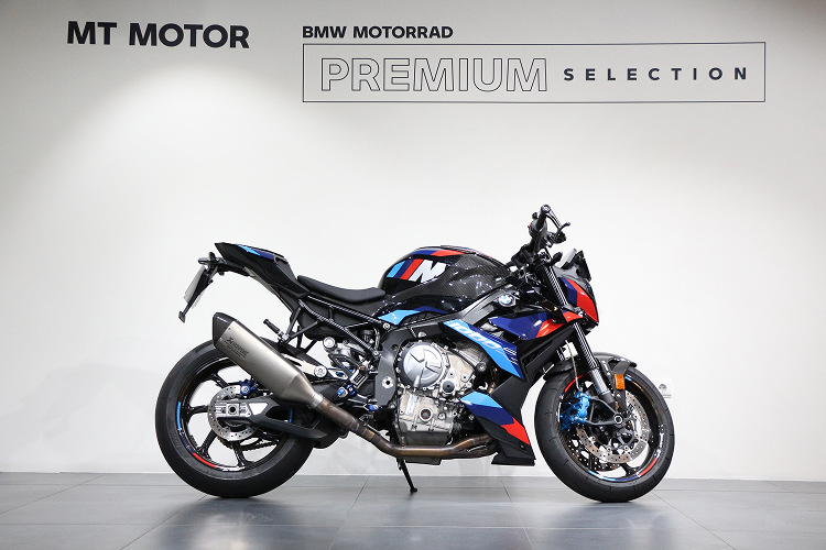 BMWM1000R-9