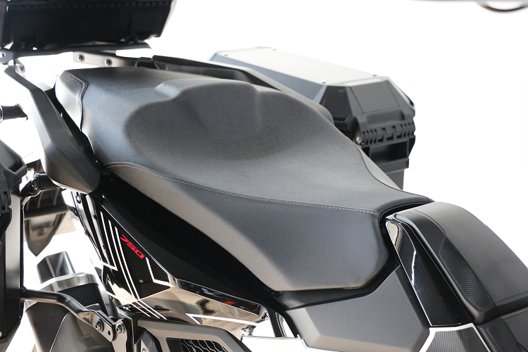 HONDAXADV-1