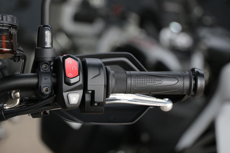 TRIUMPHTIGER900-4
